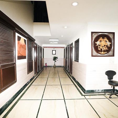 Stay Well Hotels & Homes Γκουργκάον Εξωτερικό φωτογραφία