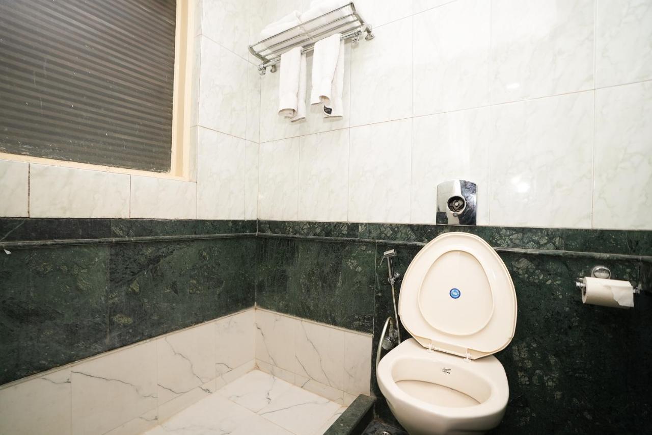 Stay Well Hotels & Homes Γκουργκάον Εξωτερικό φωτογραφία