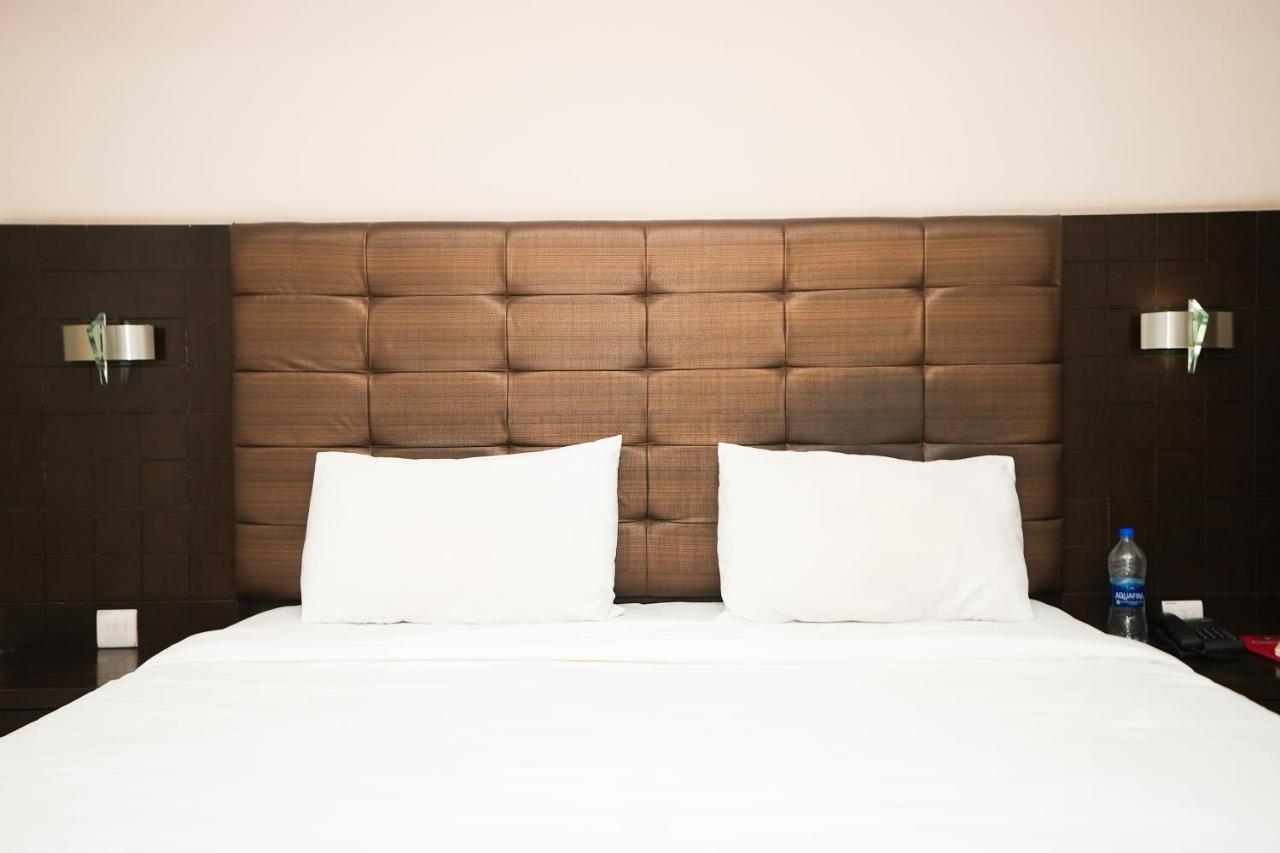 Stay Well Hotels & Homes Γκουργκάον Εξωτερικό φωτογραφία